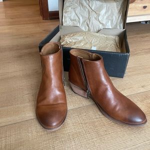 Frye Carson Piping Bootie Carmel Color